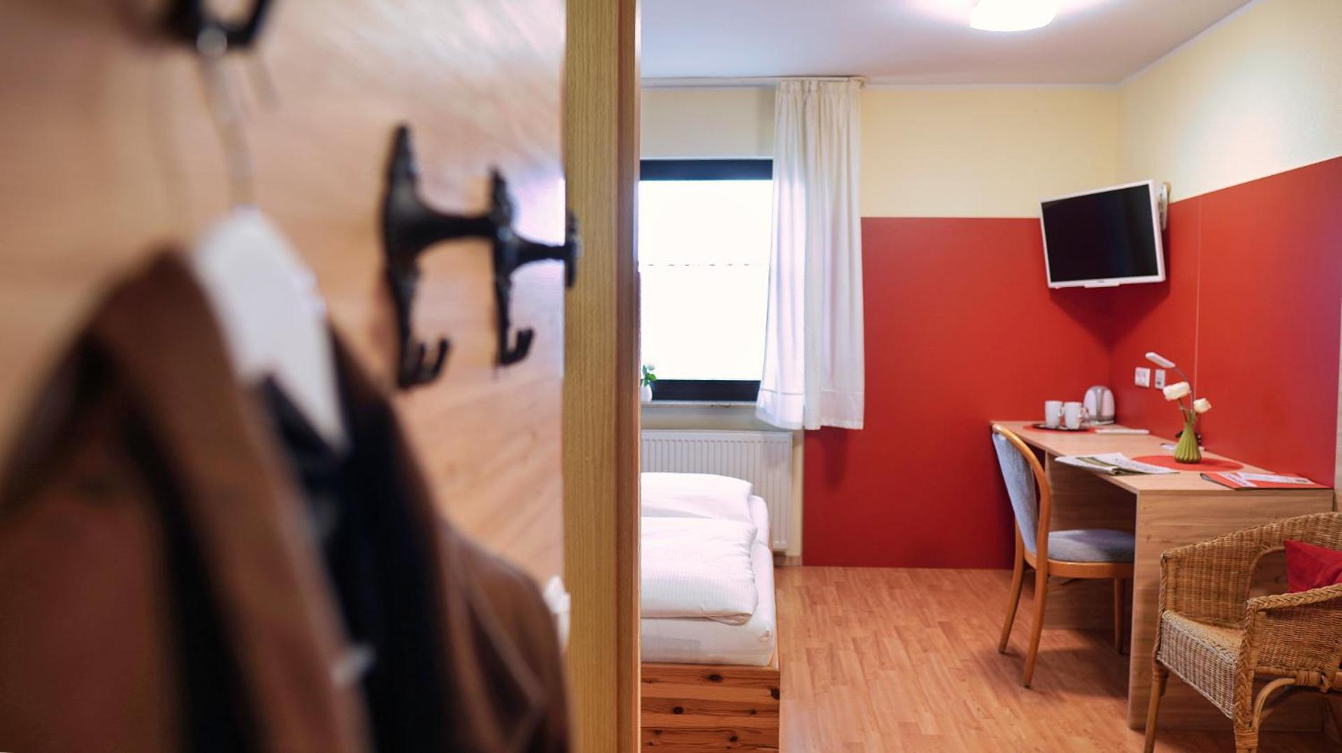 Hotel Schweizerhof Böbingen an der Rems Екстериор снимка