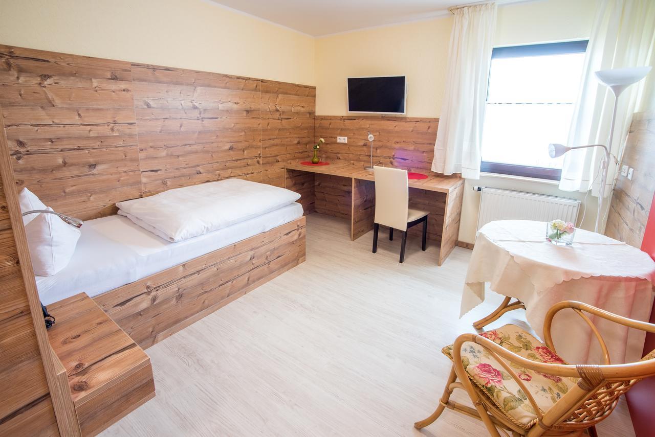 Hotel Schweizerhof Böbingen an der Rems Екстериор снимка