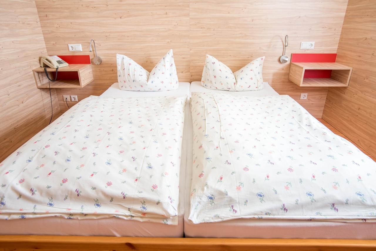Hotel Schweizerhof Böbingen an der Rems Екстериор снимка