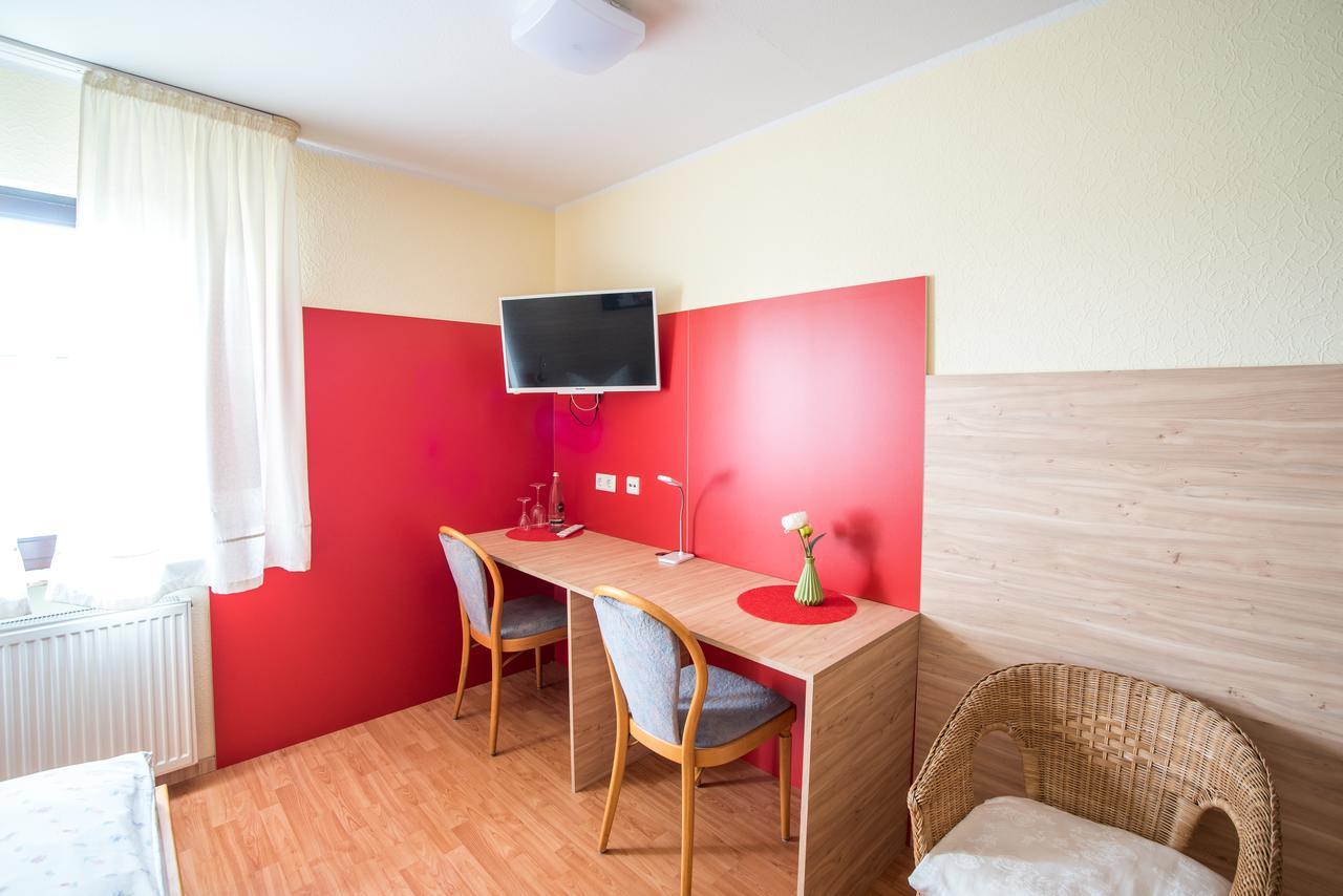 Hotel Schweizerhof Böbingen an der Rems Екстериор снимка