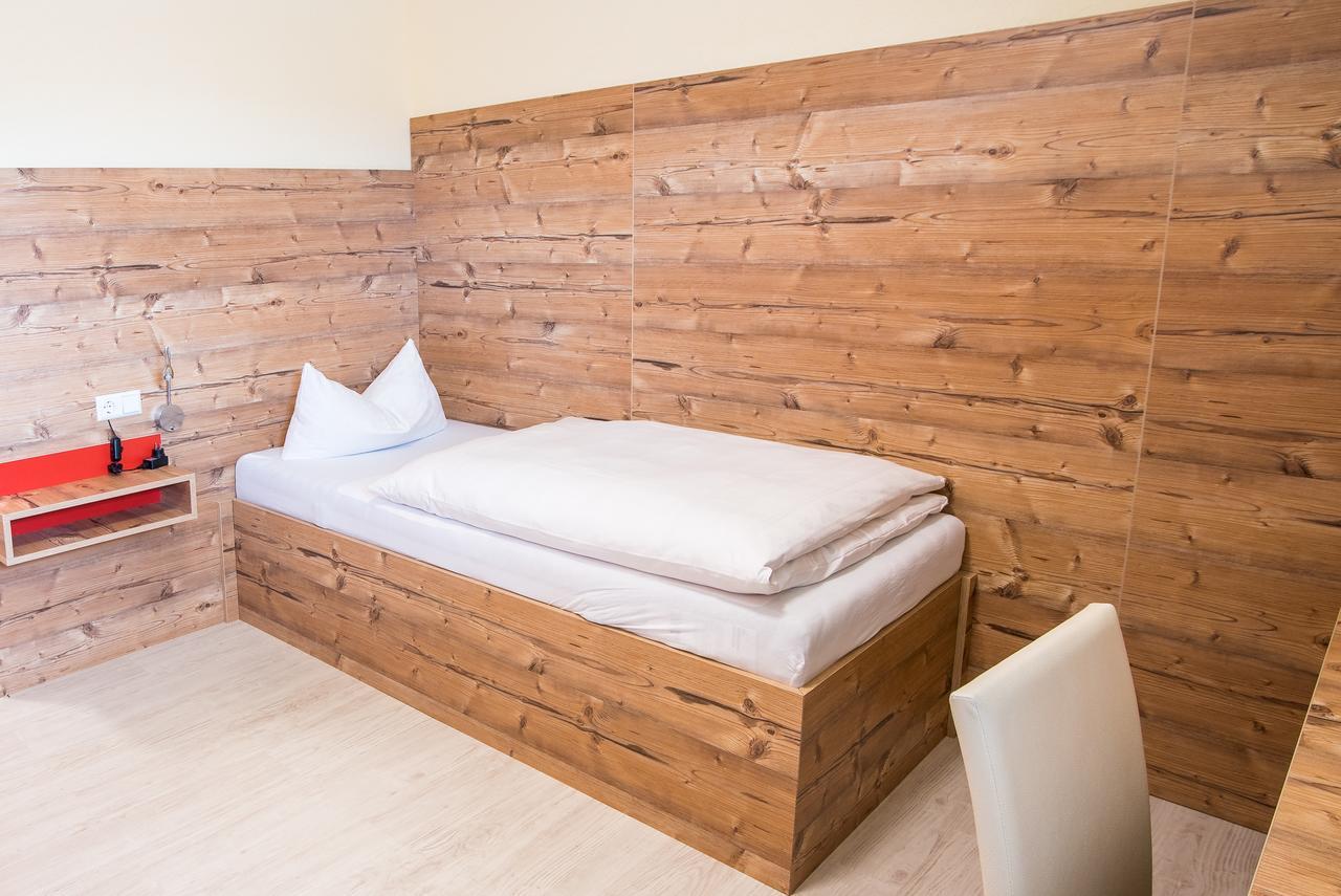 Hotel Schweizerhof Böbingen an der Rems Екстериор снимка